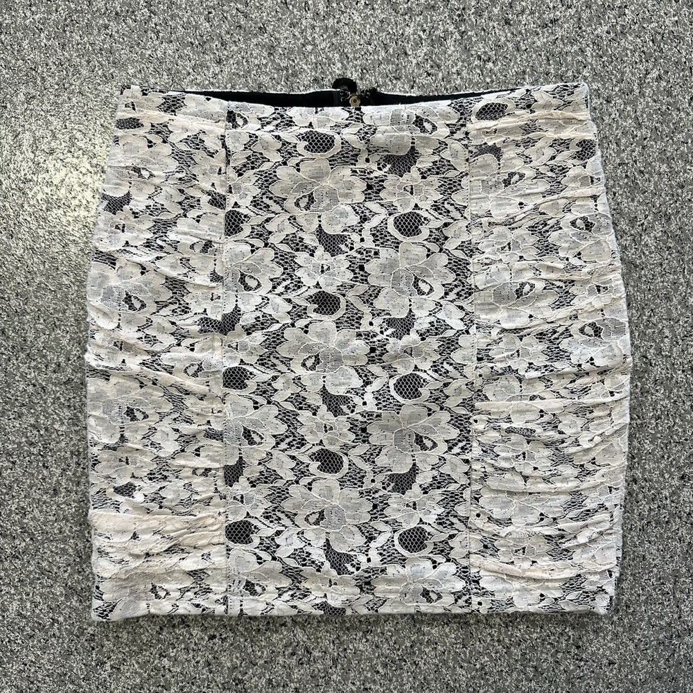 Forever 21 Mini Skirt Womens M White Lace Coquette Lined 28x16 Measure